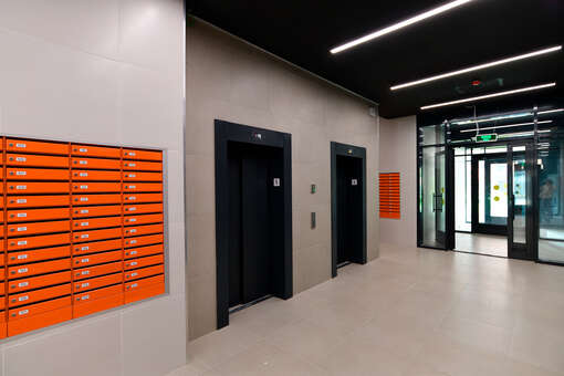 В Петербурге мать и ребенок пострадали после аварии в лифте