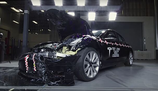 Tesla Model 3 тестируют на прочность
