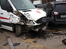 Два человека пострадали в ДТП со скорой на севере Москвы