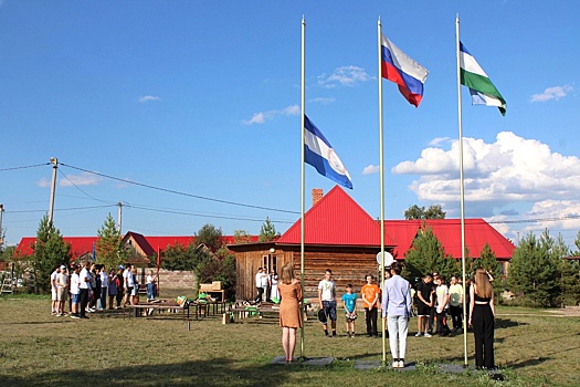 Ребят из Беларуси встретили в Международной аэрокосмической школе