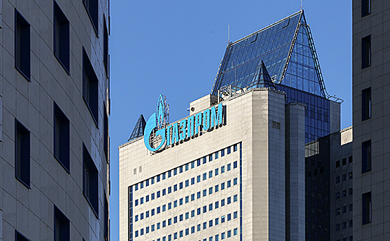 «Интерфакс»: «Газпром» снизил размер поручительства по кредиту Фирташа на 60 млрд рублей