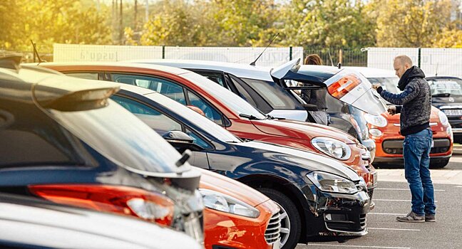 Эксперт предупредил о росте цен на автомобили в России