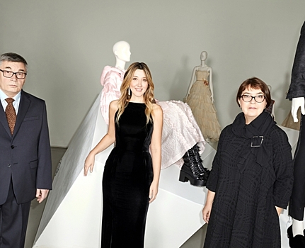 Хатуля Авсаджанашвили о том, как собрала для Эрмитажа редкие (невероятные!) костюмы Mugler, Versace и Elie Saab