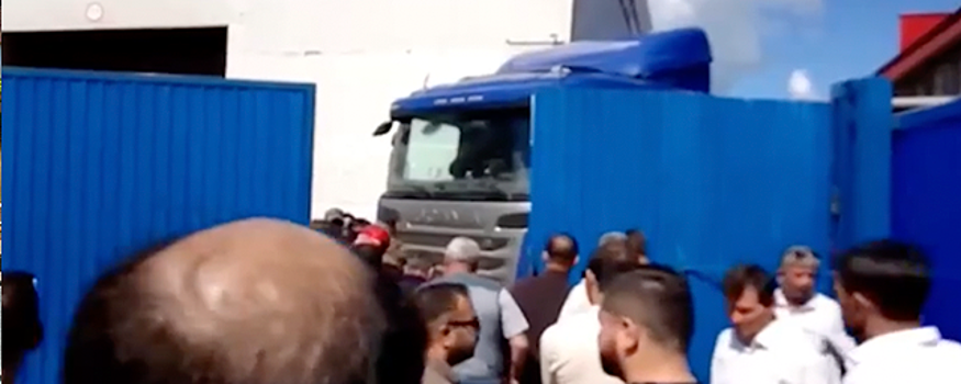 В Татарстане работники строительного предприятия «Гемонт» заблокировали выходы и требует выплаты долгов по зарплате