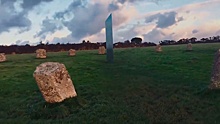 Новый таинственный монолит найден в центре каменного круга в Британии