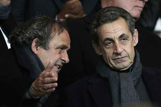 СМИ: Саркози вступил в сговор с эмиром Катара по сделке с ЧМ-2022 и "ПСЖ"