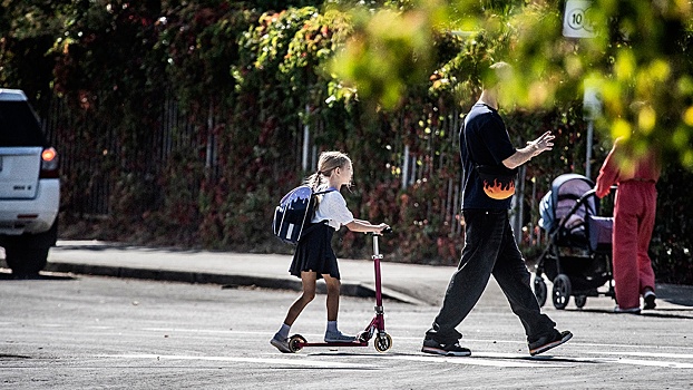 Два ребенка на электросамокате попали в ДТП на юге Москвы