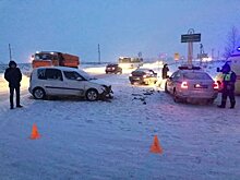 В Уфе «десятка» столкнулась со «Шкодой», пострадали 2 человека