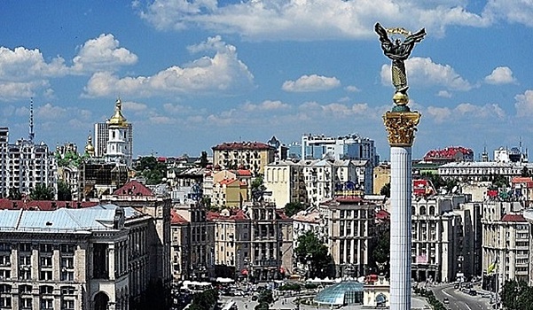 Зарплату украинских чиновников привязали к средней по стране