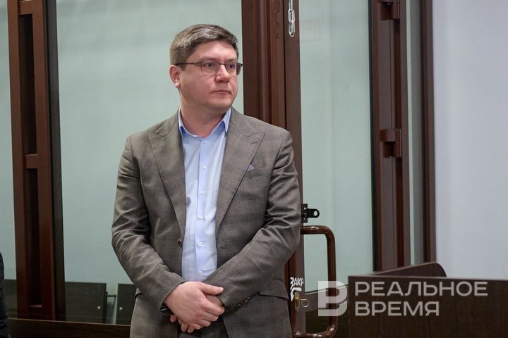 За падение льда с крыши — 320 часов отработки: в Казани вынесли приговор бывшему управделами Минздрава