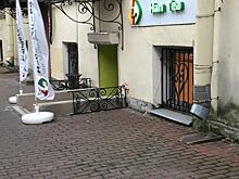 «Запах и вкус были шикарными»: на Невском проспекте продают непонятный чай под предлогом дегустаций