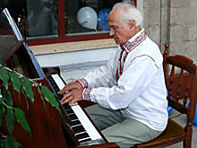 Евгений Дога дал концерт на вокзале в Кишинёве