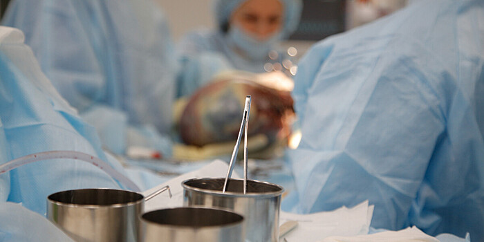 Российские онкологи провели уникальную операцию девочке с опухолью ЖКТ