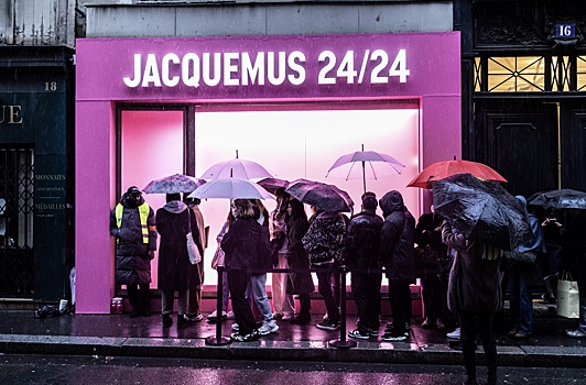 Французский бренд Jacquemus отказался от поставок в Россию