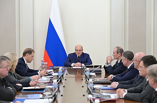 Мишустин: Направим регионам почти 10 млрд рублей на оплату труда медиков
