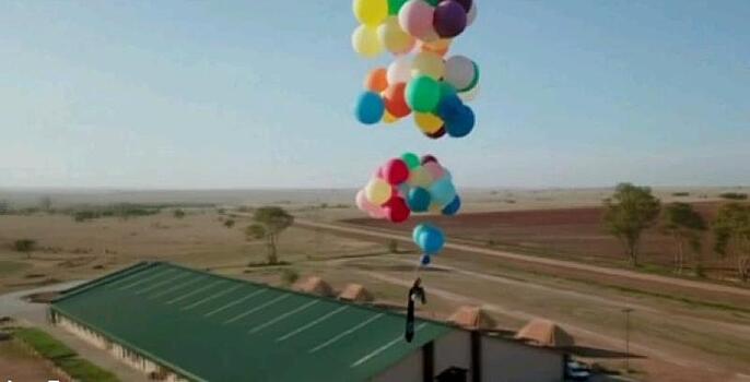 Житель Великобритании пролетел 25 километров на воздушных шарах