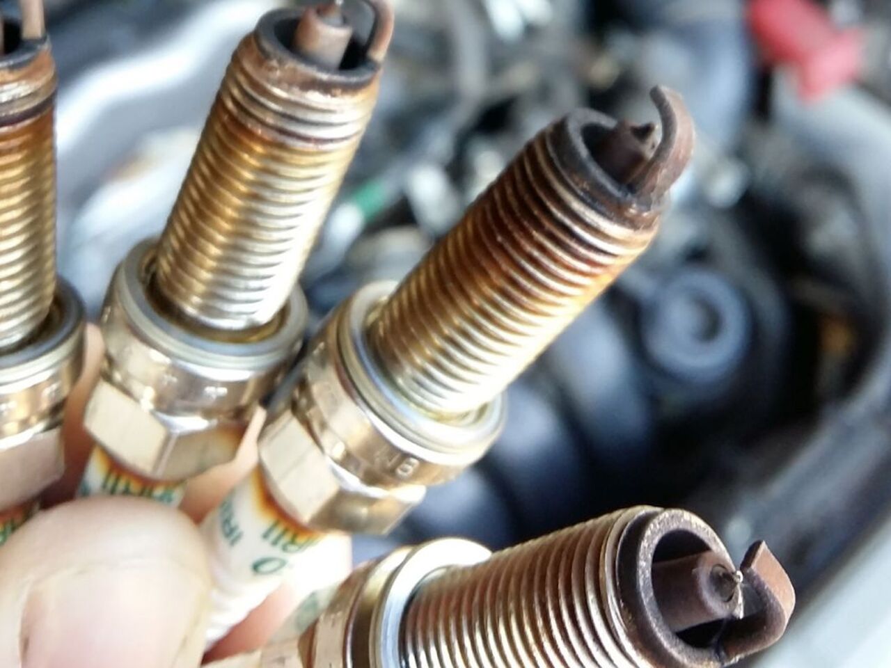 Как понять что пора менять свечи зажигания. Многоэлектродные свечи зажигания. С какой периодичностью менять свечи. С какой периодичностью менять свечи. С какой периодичностью менять свечи.