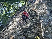 Россиянин и украинка сорвались со скалы во время похода в Турции