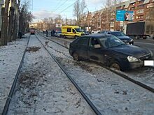 Один человек погиб в ДТП на трамвайных путях в Екатеринбурге