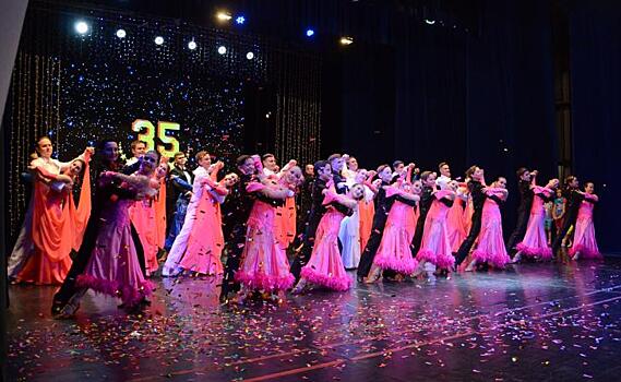 В Железногорске ансамбль бального и эстрадного танца «Грация» отметил 35-летие