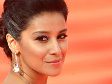 «Шапка Барбары Брыльски?»: Равшана Куркова повторила культовый образ из «Иронии судьбы»