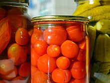 Эксперт прокомментировал данные опроса о домашних заготовках на зиму в России