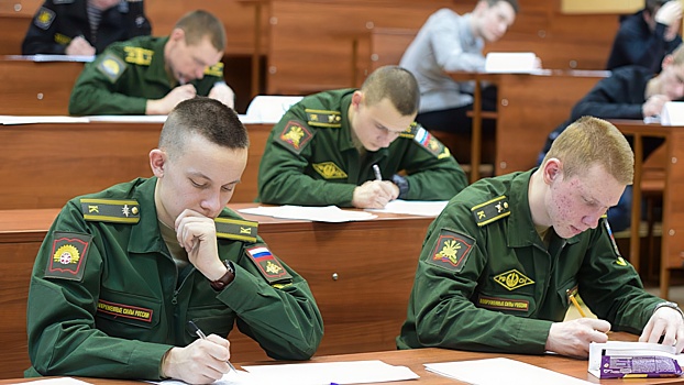 Будущих защитников приглашают в вузы