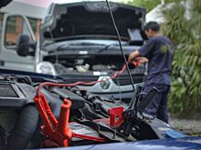 Можно ли «прикуривать» легковушку от грузовика?