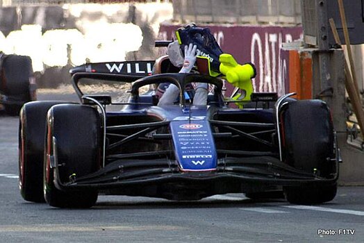 Рассел получил предупреждение, Албона оштрафовали на €5000