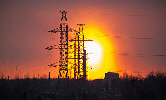 Массовые отключения электричества зафиксировали в трех регионах России