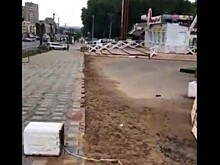 Технологии не стоят на месте: в Кирове тротуарную плитку кладут прямо на асфальт