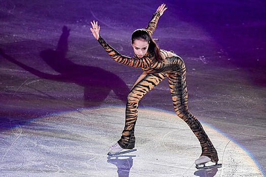 Алина Загитова выступила на открытии сезона фигурного катания в Москве