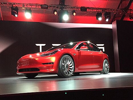 Новую Tesla Model 3 попытались купить в России