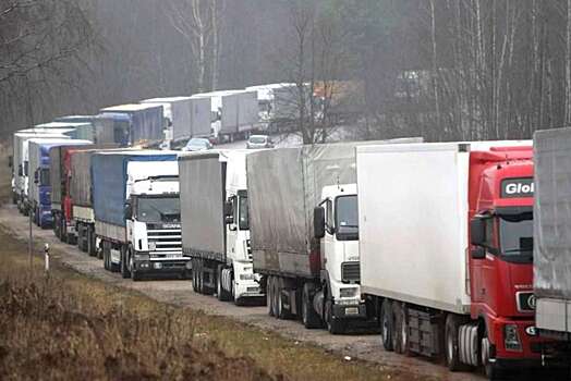 В Барселоне водители грузовиков перекрыли одну из магистралей города