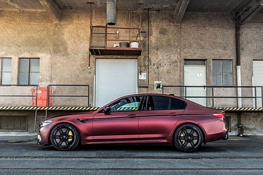 В Германии представили более мощную версию BMW M5