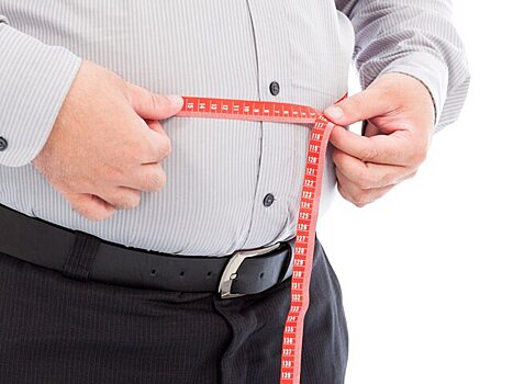 Врач объяснил, чем опасен большой живот у мужчин