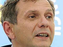 Олег Устенко: Правительство Украины перекладывает внешние выплаты на будущее поколение