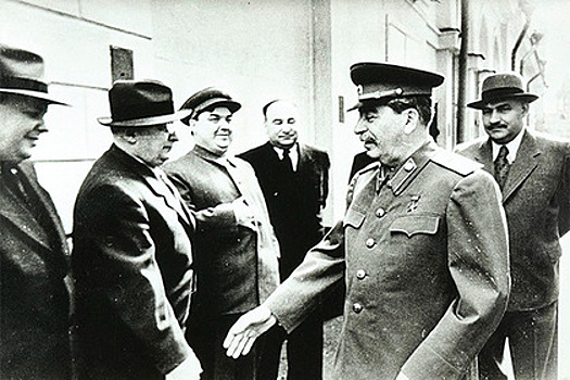 Зачем Сталин утопил в крови переживший блокаду Ленинград