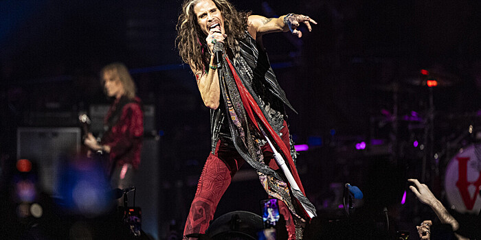 Из-за травмы Стивена Тайлера группа Aerosmith отложила прощальный тур