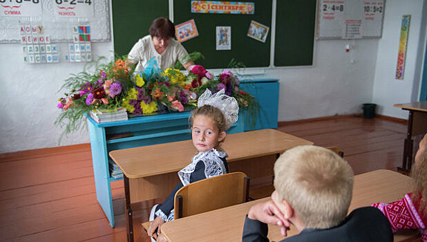 Московским школьникам раздадут электронные браслеты
