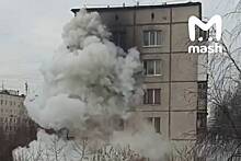Последствия взрыва электросамоката в московской многоэтажке сняли на видео