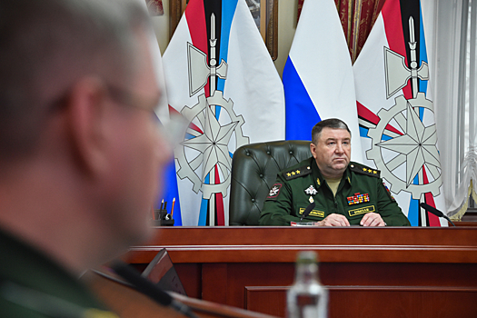 Замминистра обороны РФ генерал-полковник Андрей Булыга провел рабочее совещание по вопросам повышения надежности бронетанкового вооружения и автомобильной техники