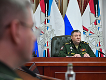 Замминистра обороны РФ генерал-полковник Андрей Булыга провел рабочее совещание по вопросам повышения надежности бронетанкового вооружения и автомобильной техники