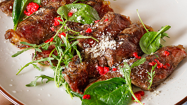 Как правильно пожарить стейк на сковороде: секреты шеф-повара