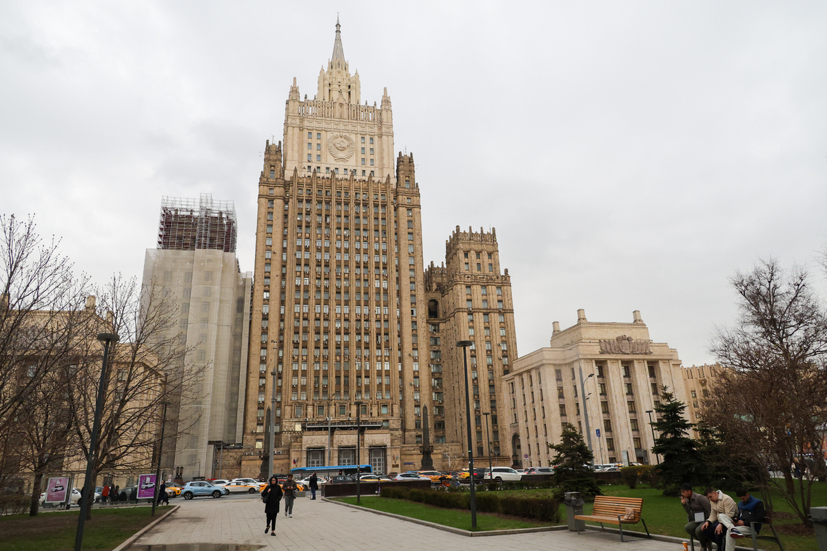 В МИД России пообещали не бросить соотечественников за рубежом