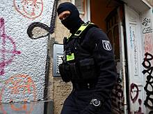 В Германии неизвестный напал на полицейских с топором