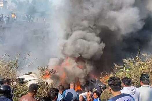 Самолет компании Yeti Airlines с 72 людьми на борту разбился в Непале