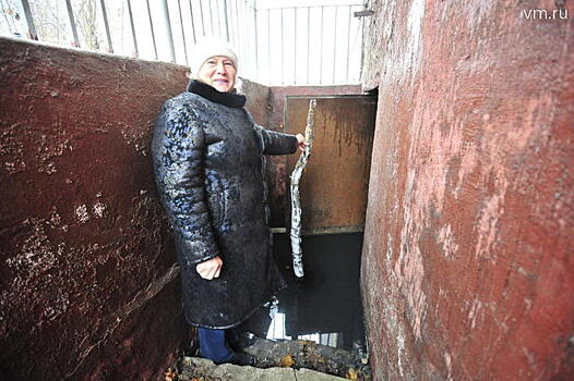 Подвал дома затоплен полгода: с июня Академия наук не устраняет неполадки