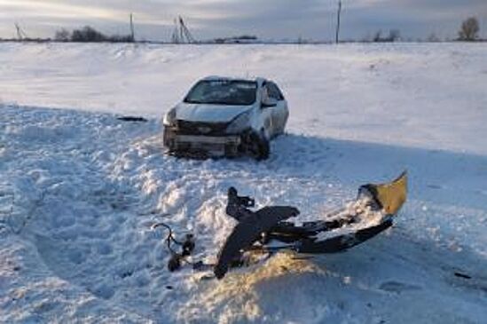 На трассе «Оренбург – Илек» автомобиль Nissan Note слетел в кювет