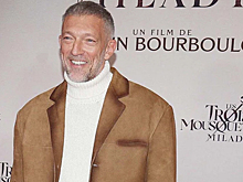 Роман между Венсаном Касселем и Нарой Баптистой развивается очень бурно